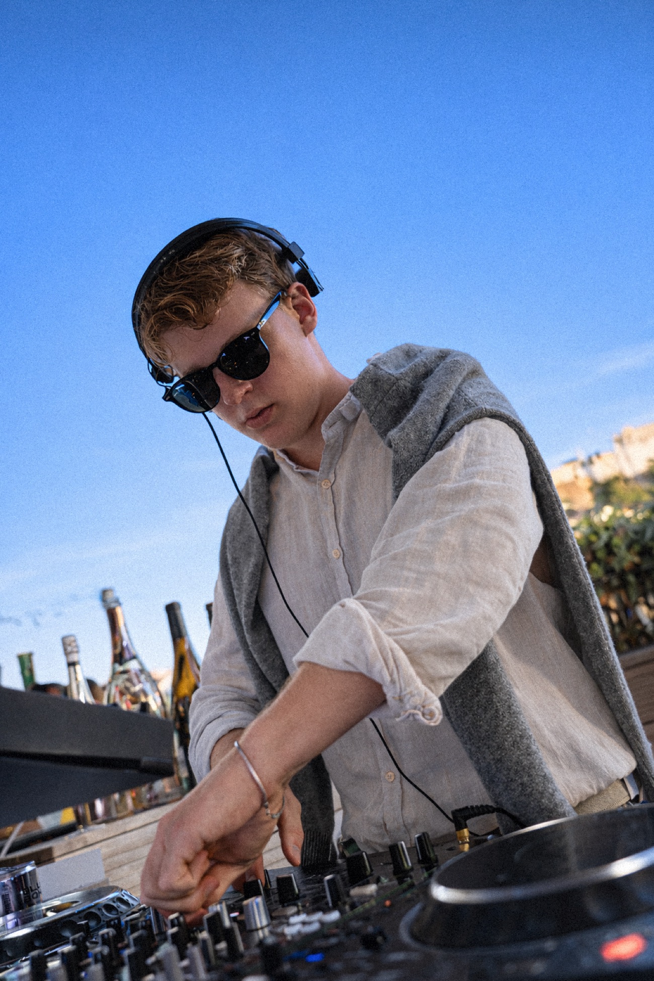 Ben Paul am DJ-Pult bei einem Day Event